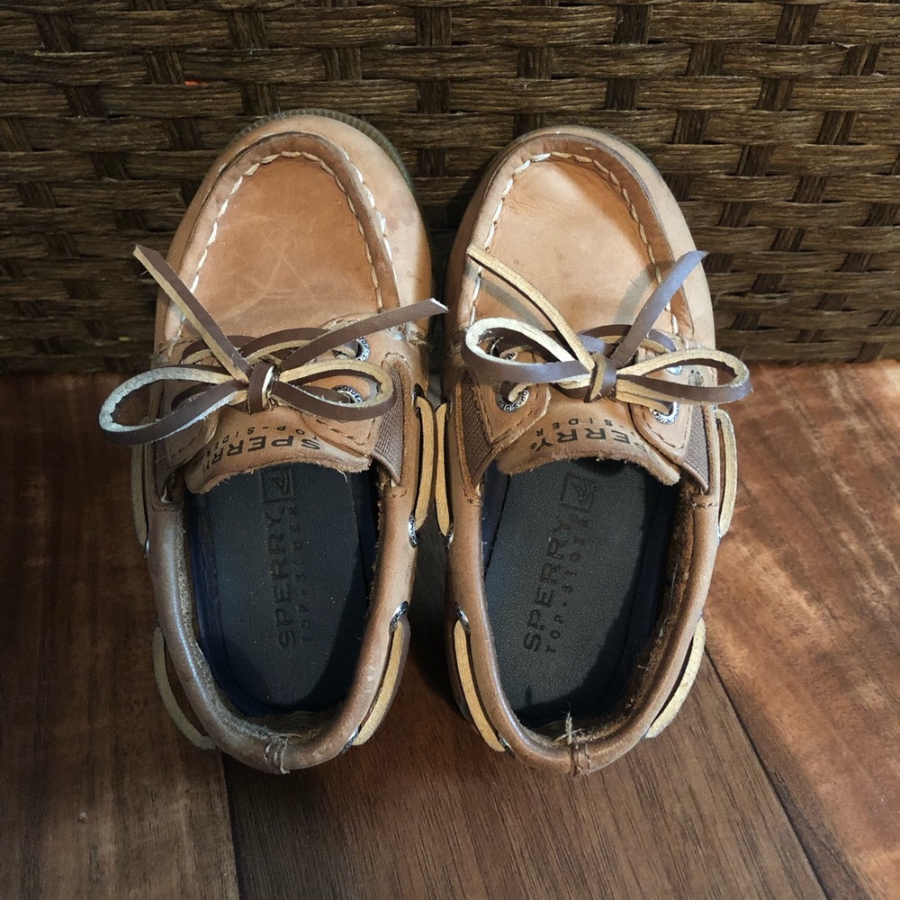 Sperry Top-Sider Toddler Boy’s “A/O Slip on” Tan